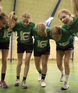 IE Handball 32